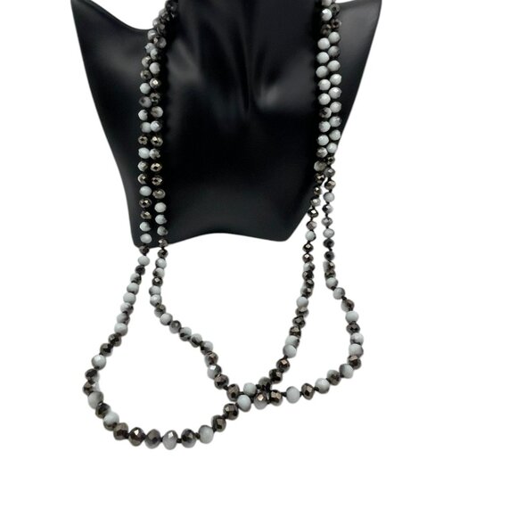 **NWT Endless Beaded Necklace - Picture 2 of 8
